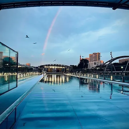 Vakantiehuis 16th 10 Minutes From The Eiffel Tower Metro Line 9 Parijs