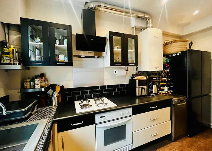 16th 10 Minutes From The Eiffel Tower Metro Line 9