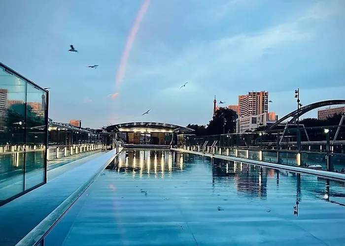 Vakantiehuis 16th 10 Minutes From The Eiffel Tower Metro Line 9 Parijs