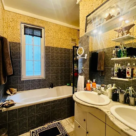 16th 10 Minutes From The Eiffel Tower Metro Line 9